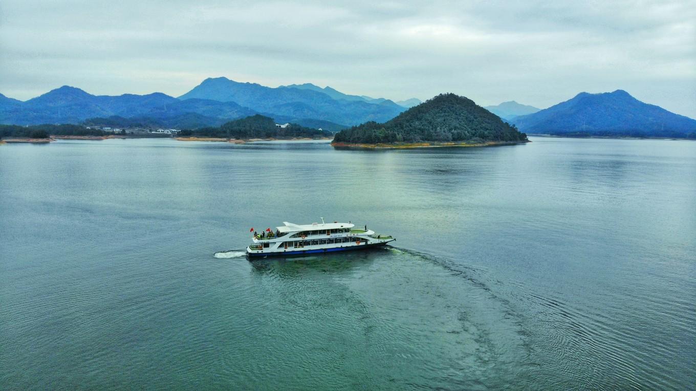 千岛湖环岛大酒店，探索美丽的地址与周边的魅力