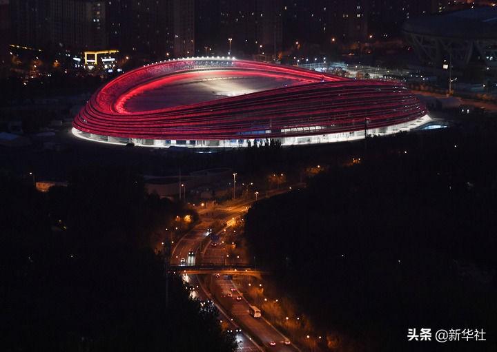 北京市奥林匹克公园夜景，璀璨的都市之光